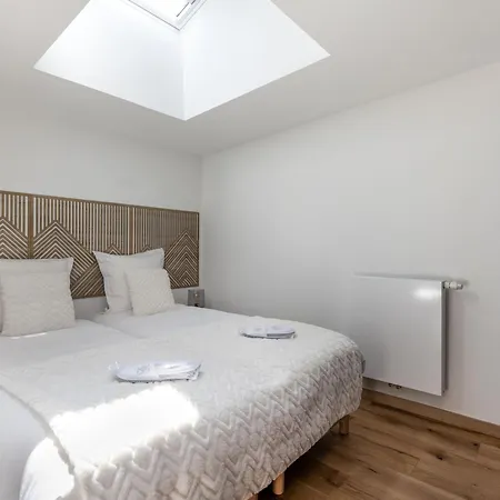 Apartment Neuf A Courchevel, 3 Chambres, Balcon Et Parking - Fr-1-664-24 *