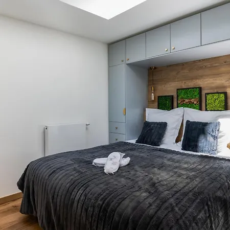 Apartment Neuf A Courchevel, 3 Chambres, Balcon Et Parking - Fr-1-664-24 Courchevel